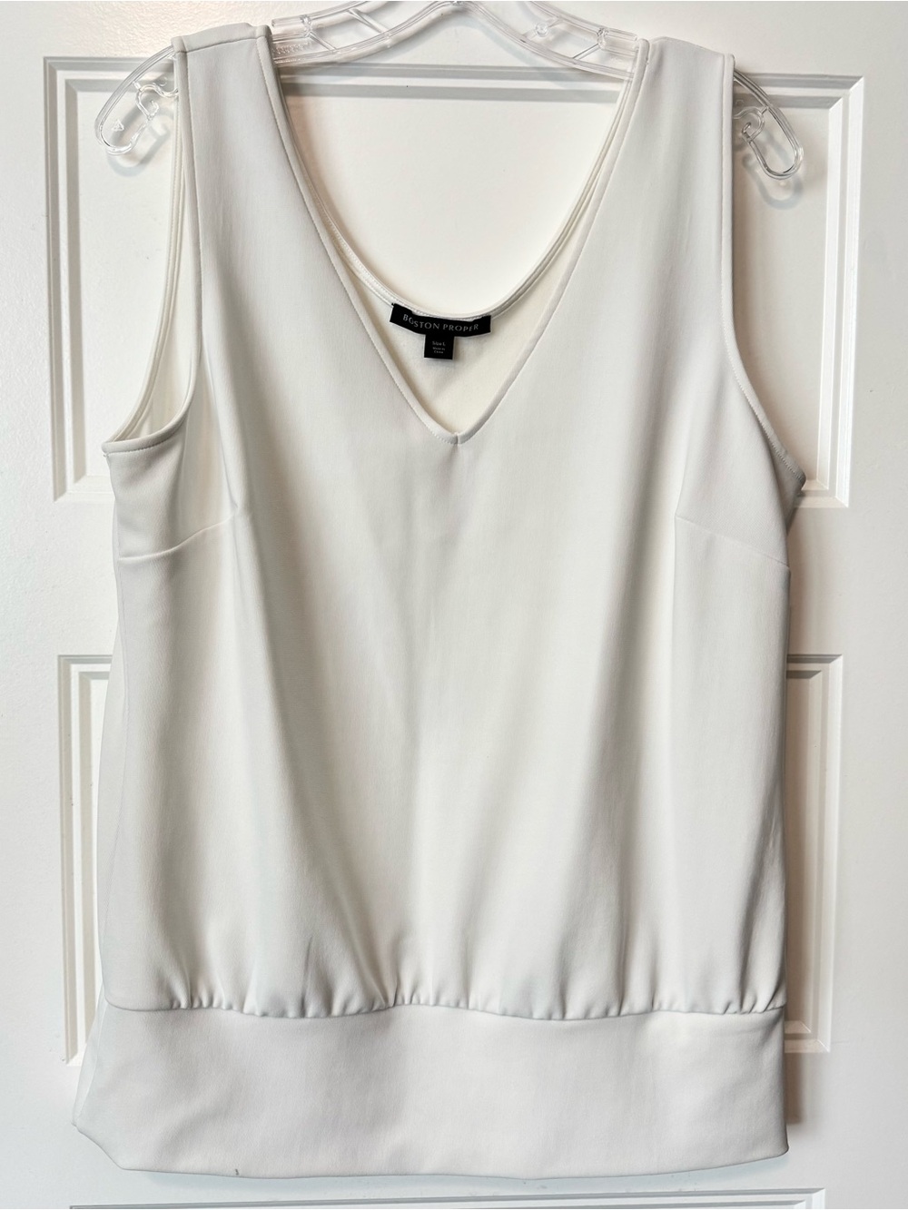 Boston Proper White Sleeveless V-Neck Blouse Top Size Large Career Minimalist